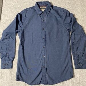 Like new GoodThreads Mens Slim fit Denim colored Button down Shirt Size M